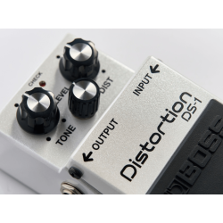 BOSS DS-1WH Distortion Limited Edition PEDALA EFEKT
